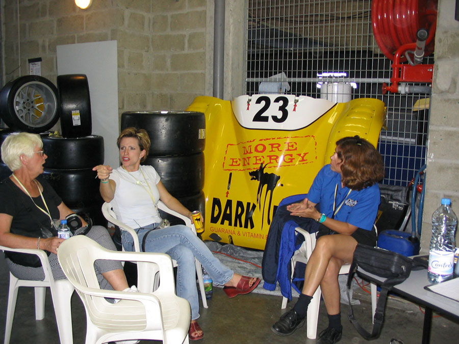 Bobbi, Cathy and Dottie.jpg 175.2K